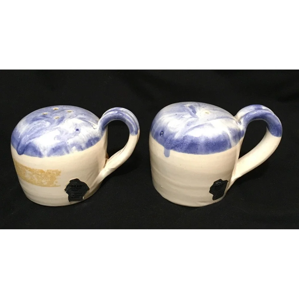 Bear Blue and White Pottery Highland WI Stove Top Stoneware Salt & Paper Shakers